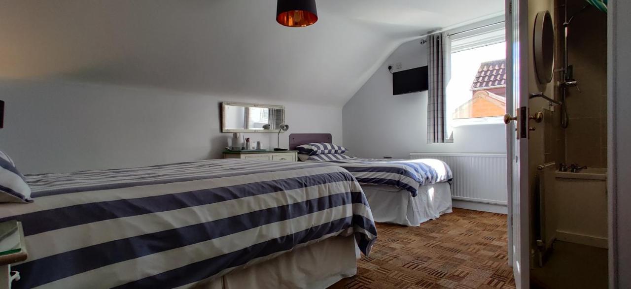 Aaron Lodge Guest House 레스터 외부 사진
