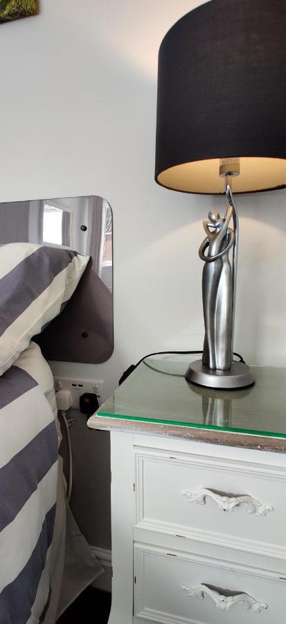 Aaron Lodge Guest House 레스터 외부 사진
