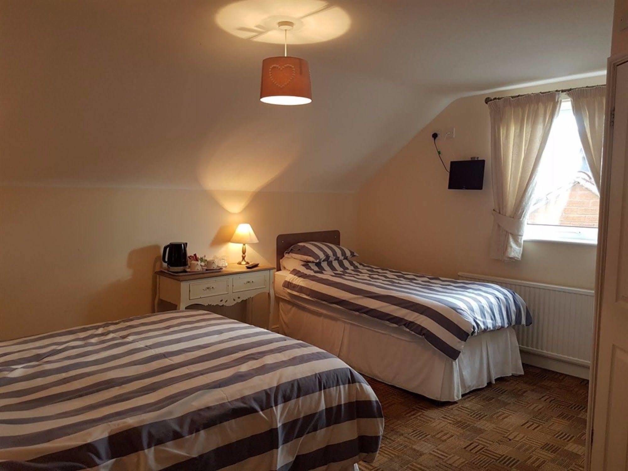 Aaron Lodge Guest House 레스터 외부 사진