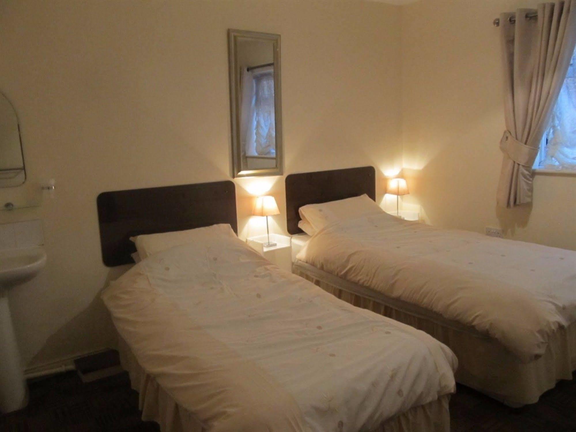 Aaron Lodge Guest House 레스터 외부 사진