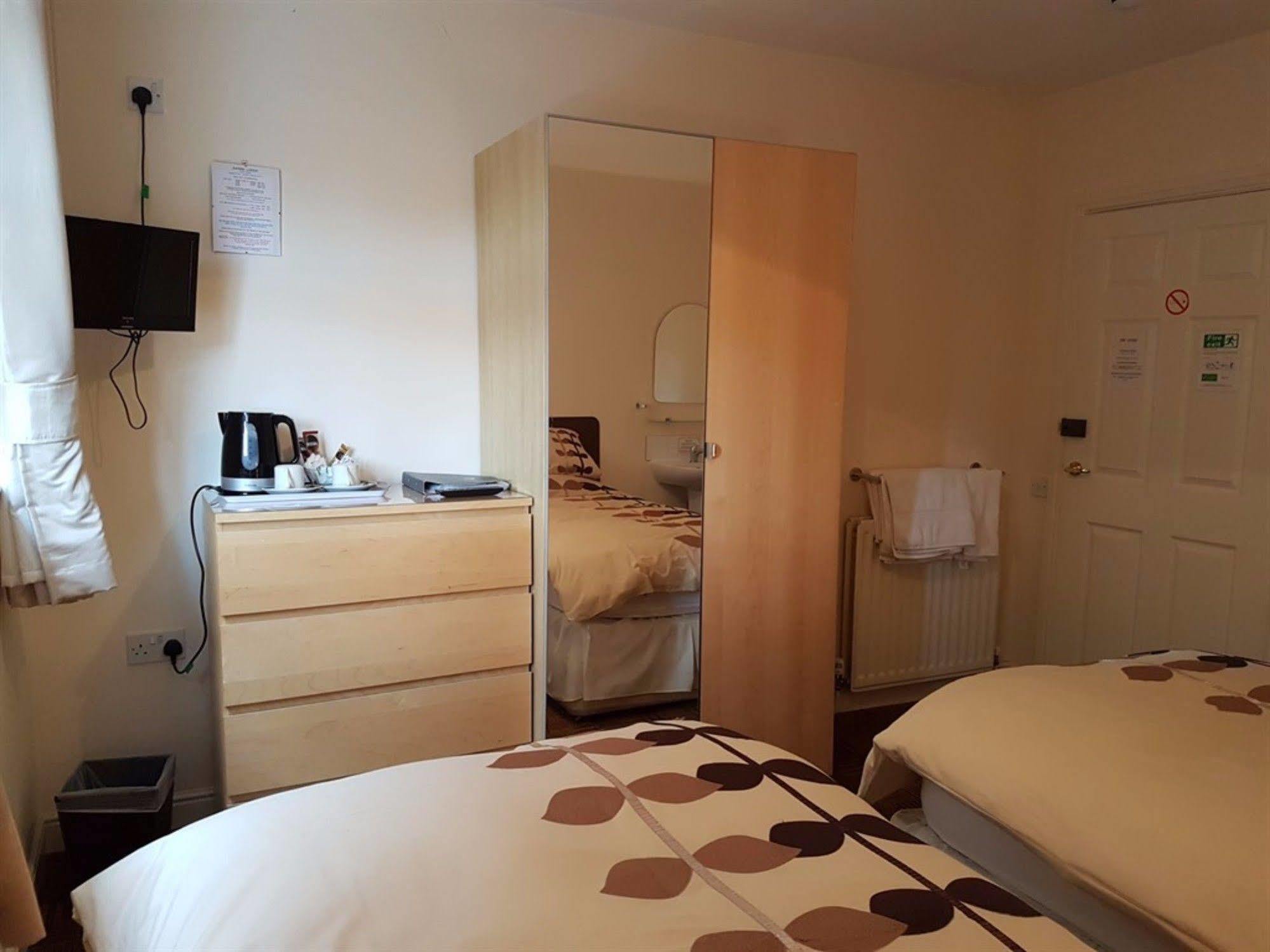 Aaron Lodge Guest House 레스터 외부 사진
