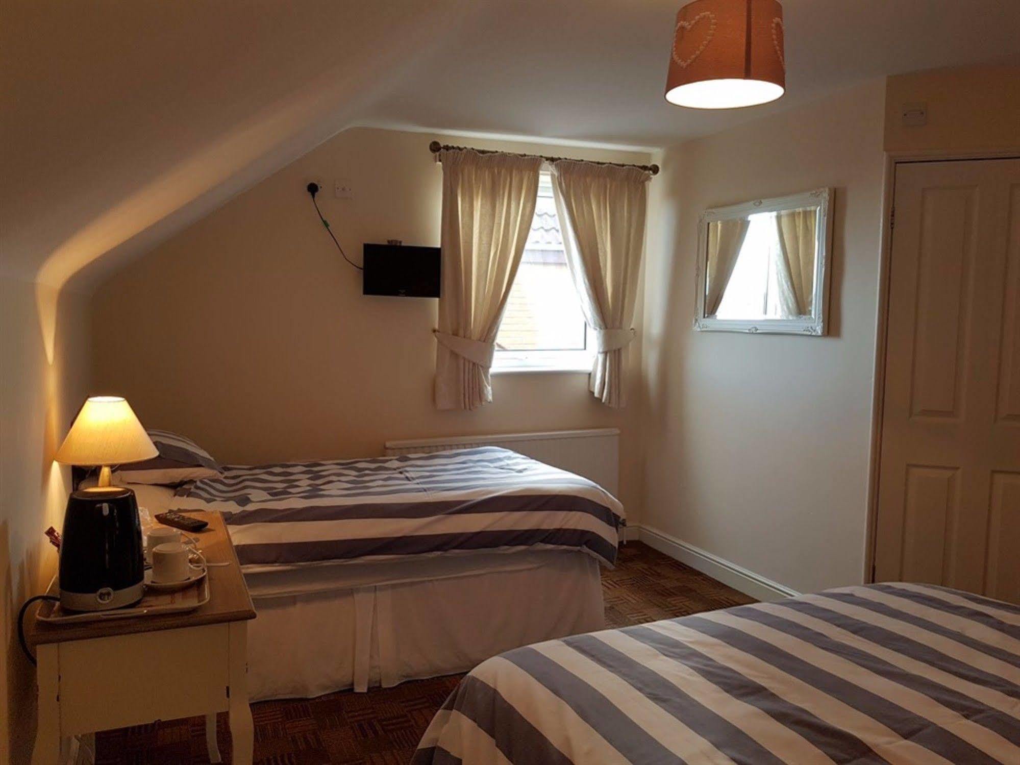 Aaron Lodge Guest House 레스터 외부 사진